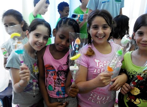 קייטנת_קיץ_2014_רחובות_בנות_עם_ממתקים_2